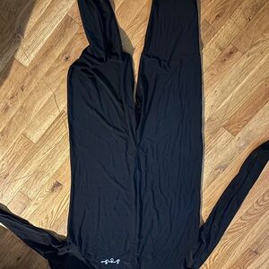 Mesh stinger suit for swimming with jellies